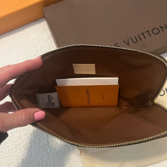 Authentic Louis Vuitton Etui PM .. brand new never used - Picture 4 of 9